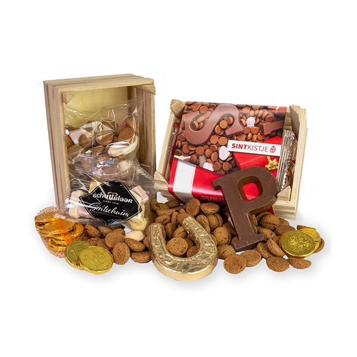 Houten kistje met snoepgoed