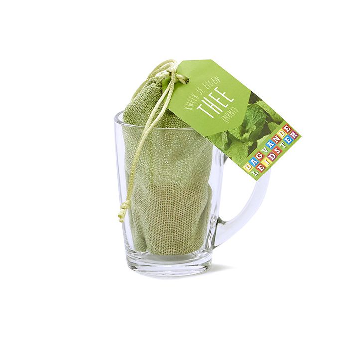 Thee kweekset in theeglas