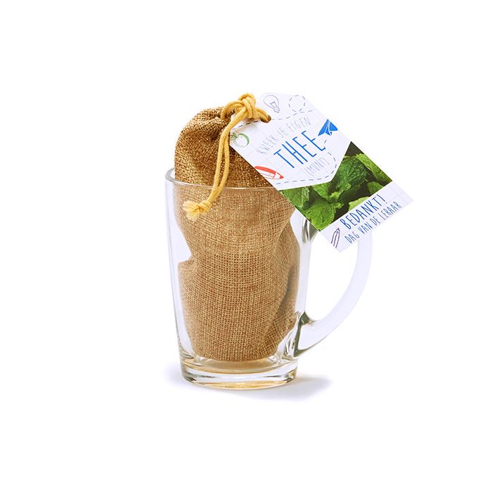 Thee kweekset in theeglas