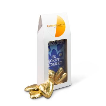 In vensterdoosje met hartjes